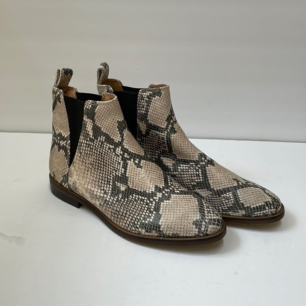 NEW WITHOUT TAGS LUCKY BRAND HAYLIA CHELSEA LEATHER ANKLE BOOTS IN SNAKESKIN‎